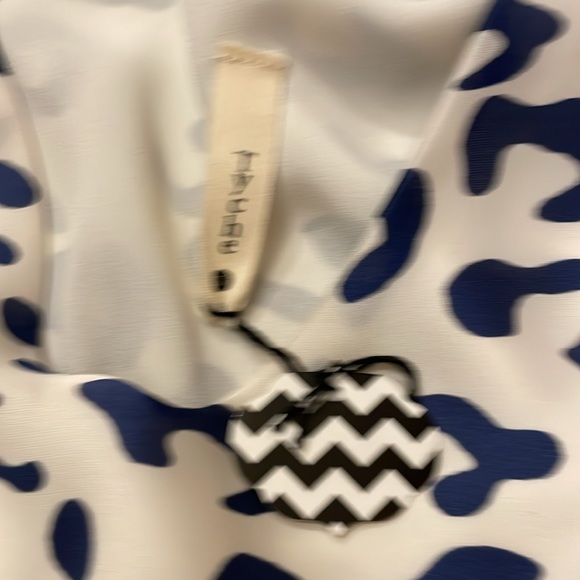 Tyche drape sleeve leopard silky elastic waistband top. - Picture 6 of 6